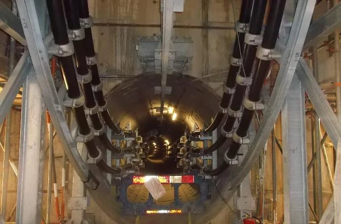 APS AD CS 10001 London Power Tunnel 400k V